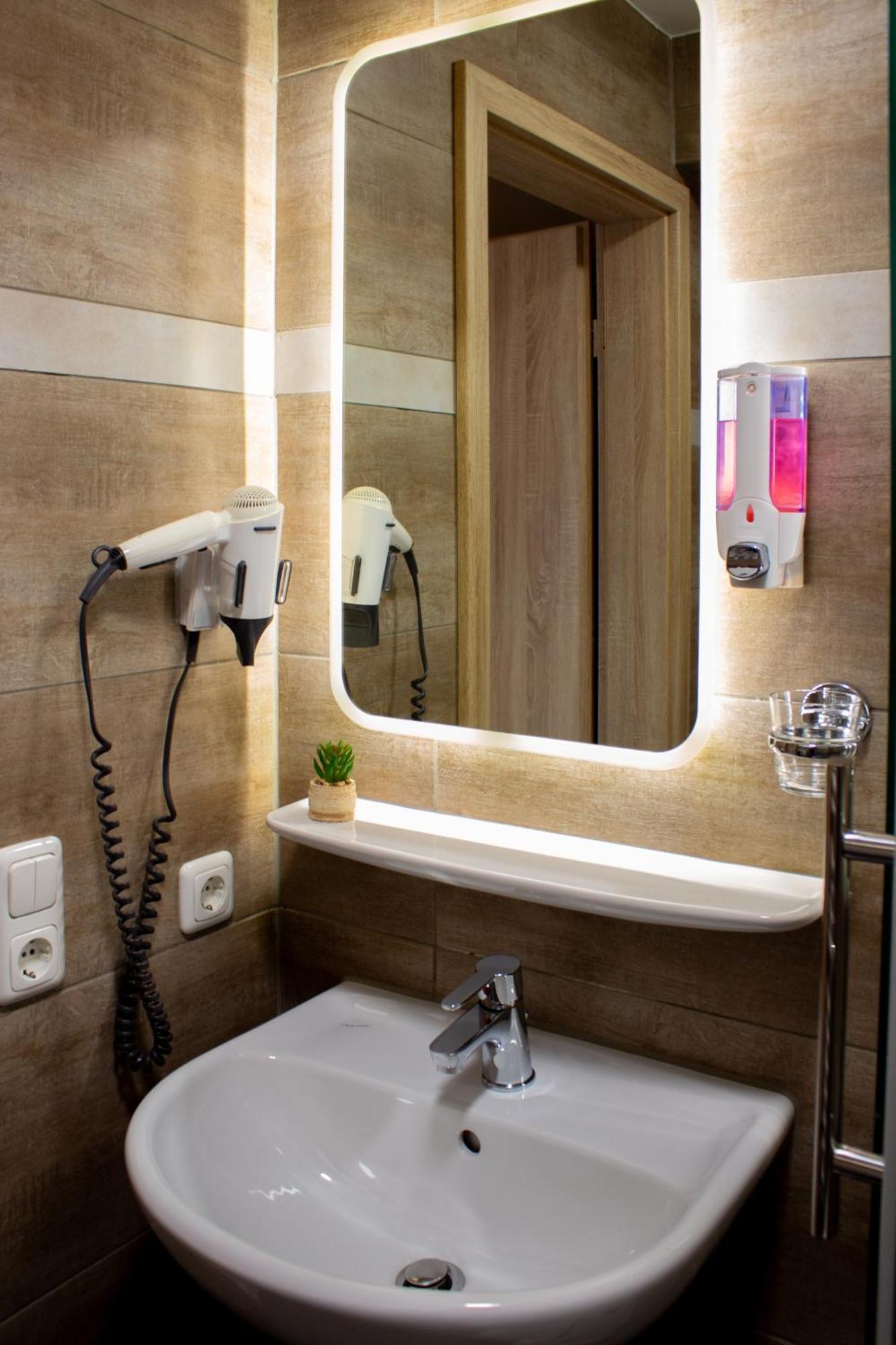 Hotel House Alpeneck 3*